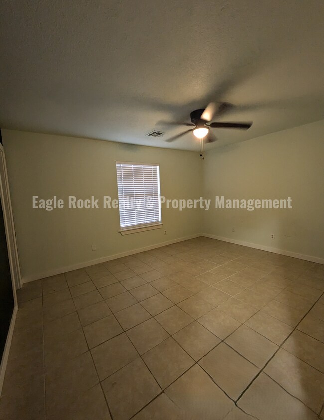 Building Photo - Tulsa House for Rent (3beds/2baths)