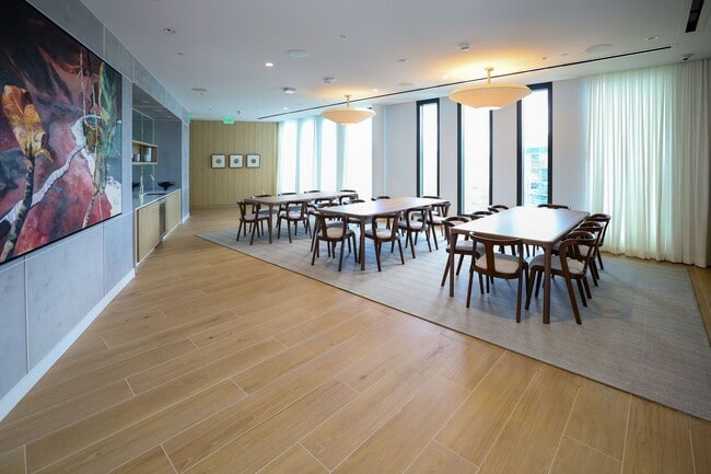 Building Photo - Aalii ocean view unit for rent, furnished and 1 free parking stall