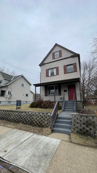 Building Photo - 2311 Grandview Ave