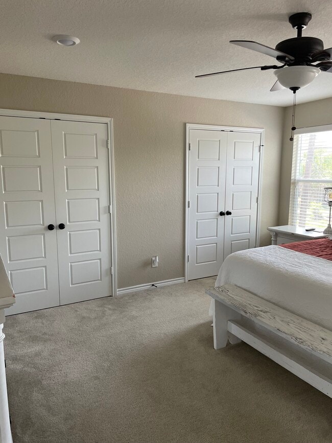 Building Photo - 9619 Pleasanton Blf