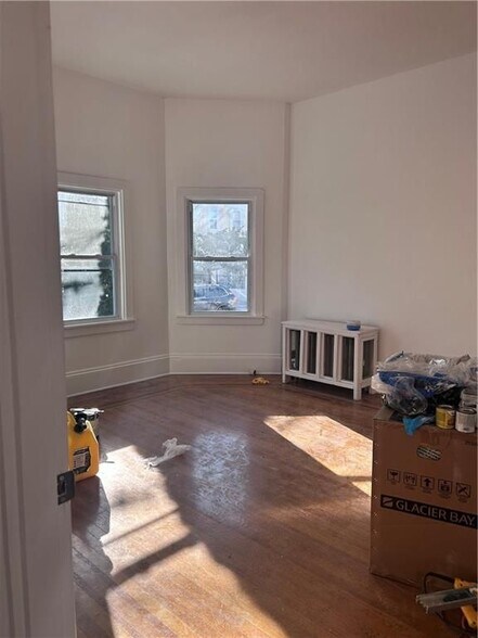 Building Photo - 181 Reynolds Ave