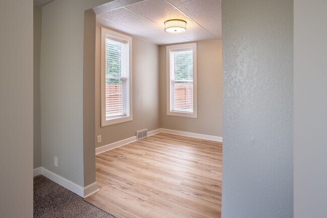 Dining Room. - 222 6th Ave SE