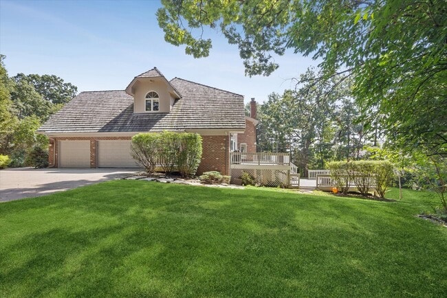 Building Photo - 9336 Falling Waters Dr W