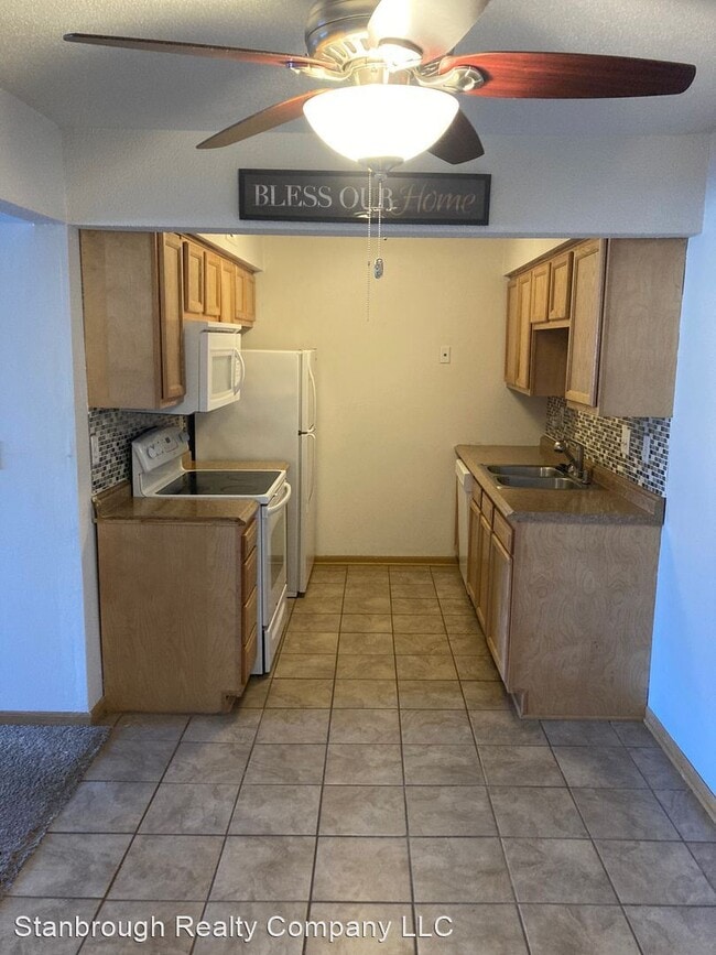 Primary Photo - 1 br, 1 bath House - 9527 University Ave U...