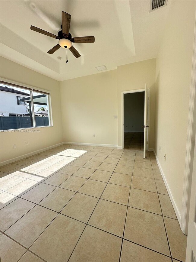 Building Photo - 1365 SW 154th Ct