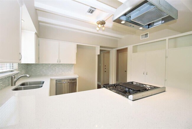 Building Photo - 4629 Carleen Rd