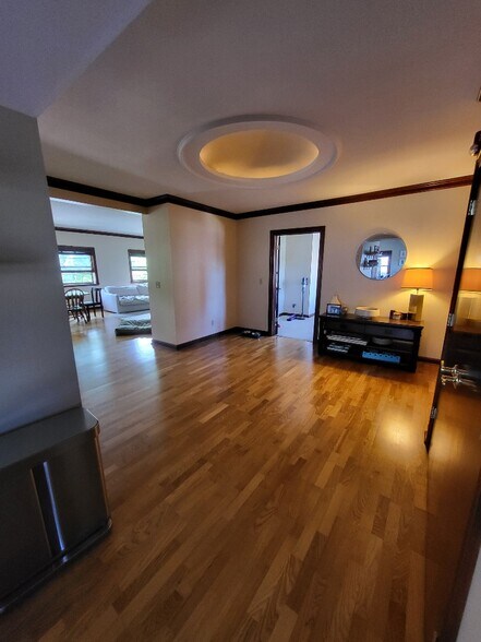 Building Photo - 1437 N Prospect Ave