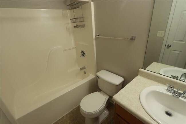 Building Photo - 156 Shadowhill Ln SW