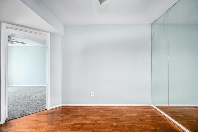 Building Photo - 3085 Walnut Bend Ln