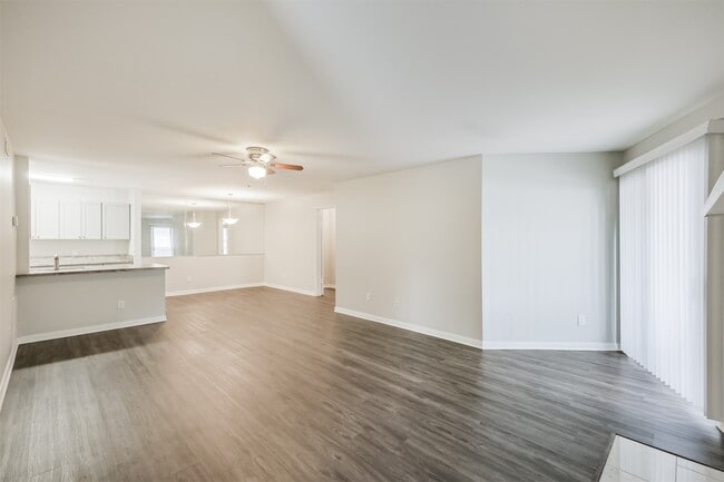 Building Photo - 10837 Braes Bend Dr