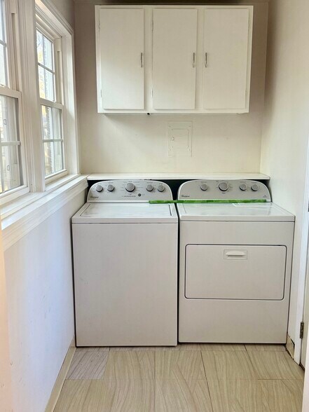 Building Photo - 4634 Amboy Rd