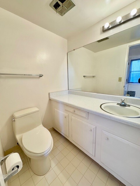 Building Photo - 35 Miramonte Dr