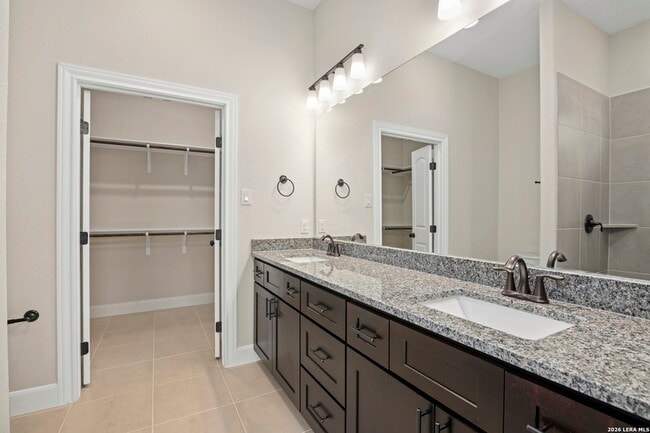 Building Photo - 405 Park Cir