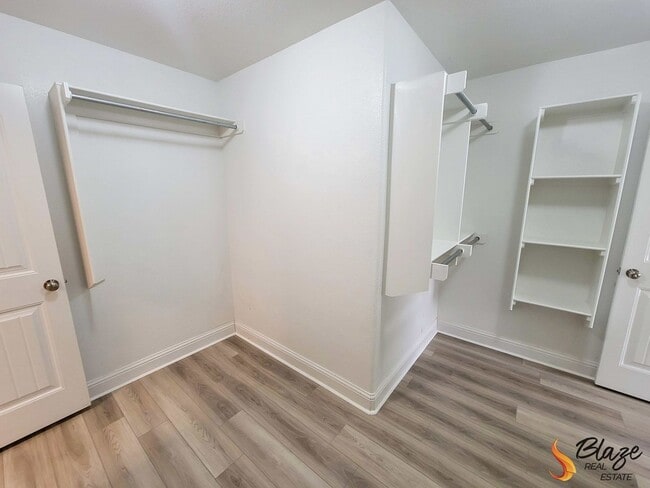 Building Photo - PRE LEASING 3 Bed 2 Bath Heritage Hills Beauty