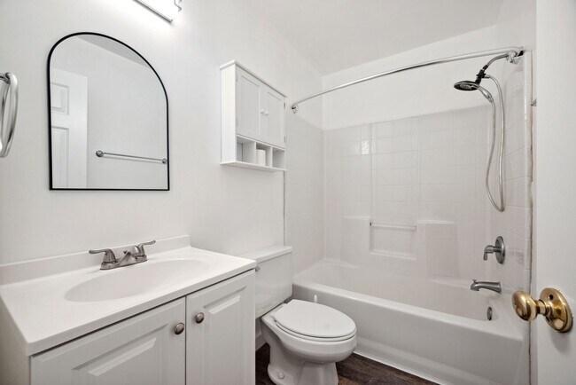 Building Photo - 304 Lynn's Way Yorktown VA 23962: Freshly Painted Updated Photos Coming !