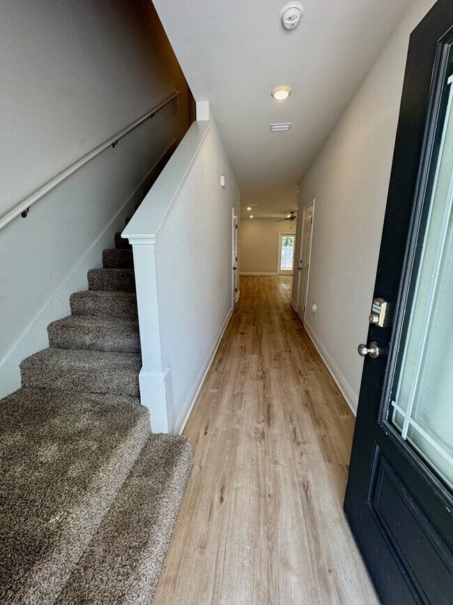 Building Photo - 272 The Prado