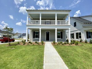 Building Photo - Luxury Living in Hampton Lake!