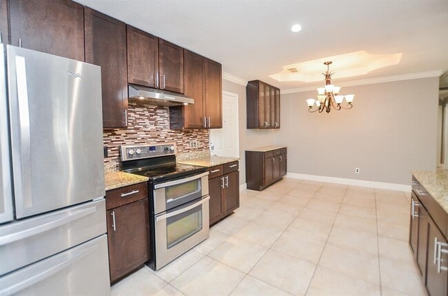 Building Photo - 18818 Driftwood Springs Dr