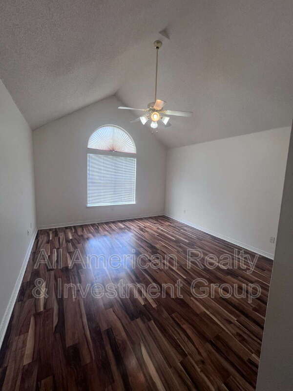 Building Photo - 1721 Colonial Ct