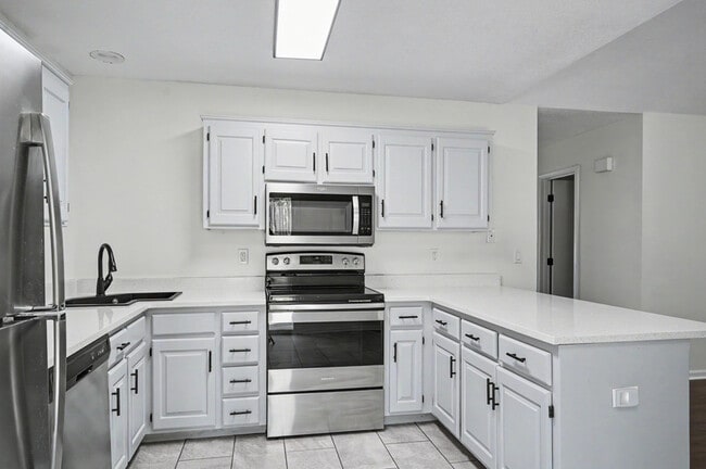 Building Photo - 3412 Augusta Dr