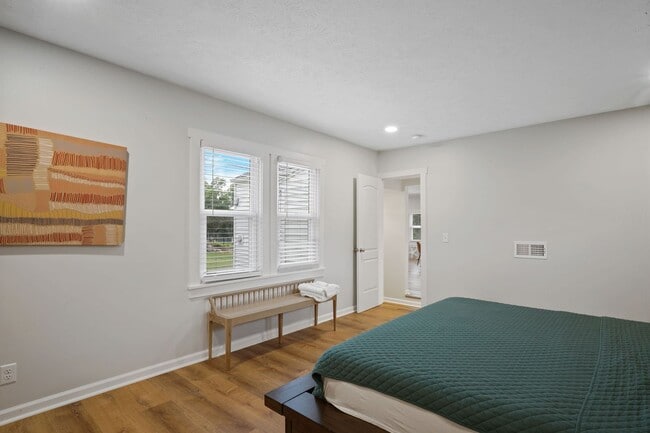 Building Photo - 3BR Aksarben- walking distance UNO, Availa...