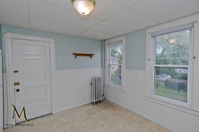 Building Photo - 43 Elmdale St