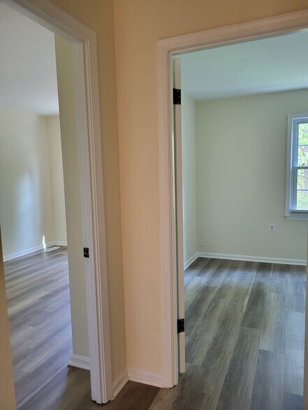 Building Photo - 11295 Edgemoor Ct