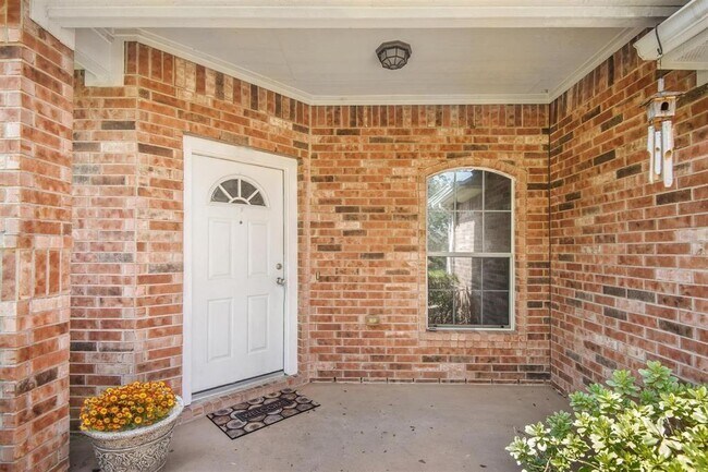 Building Photo - 405 Magnolia Estates Dr
