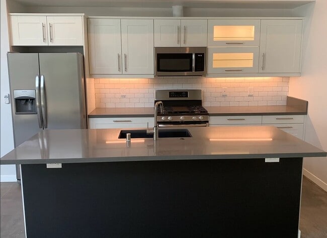 Building Photo - Manzanita Creek