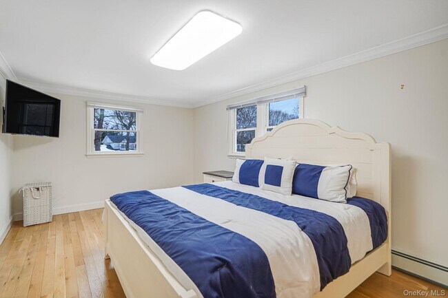 Building Photo - 19 Pine Tree Ln