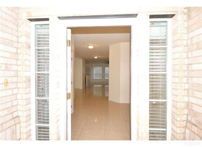Building Photo - 4410 Santa Fabiola St