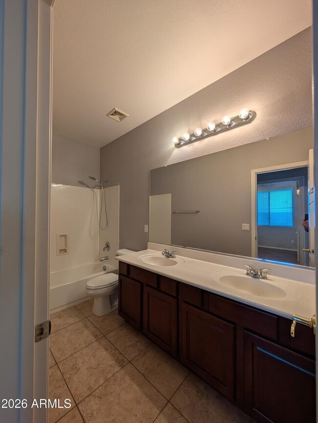 Building Photo - 337 West Swan Drive