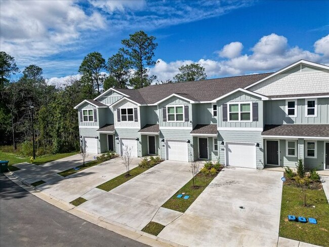 Building Photo - Highland Lake Townhomes