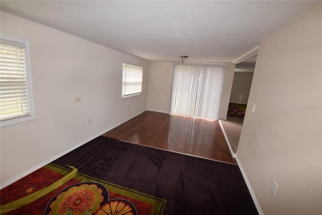 Building Photo - 40919 Pine Tree Ln