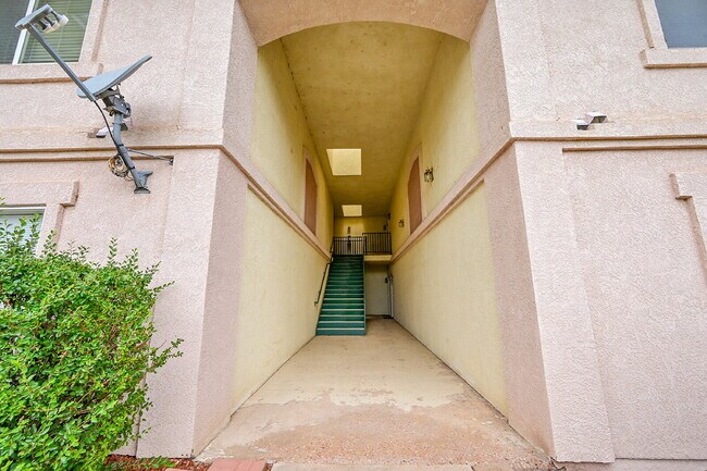 Building Photo - $1,550.00 - 2 Bedrooms, 2 Bathrooms, Duple...