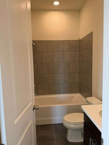 Building Photo - 1122 Winding Br Dr