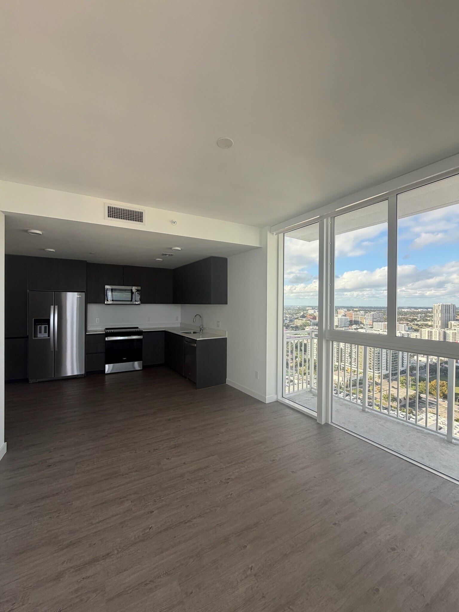 Building Photo - 100 NE 23rd St