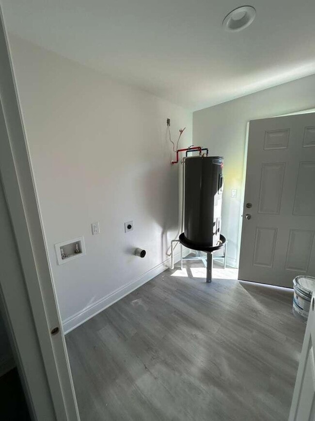 Building Photo - 32 Constitution Ave