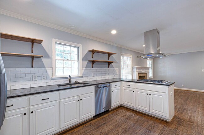 Building Photo - 1823 Marilon Dr