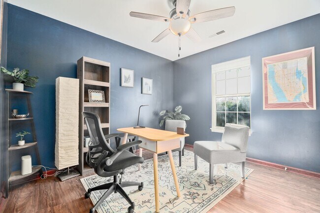 Building Photo - Modern Comfort and Convenience in Citadel ...