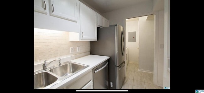 Building Photo - 1303 Gables Dr