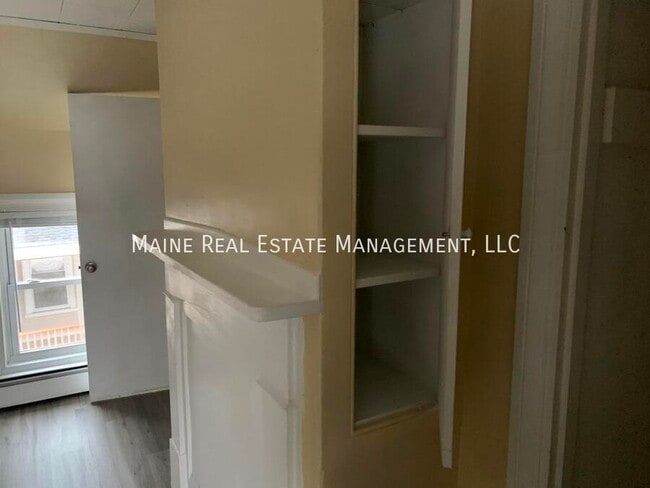 Building Photo - 15 Elm St