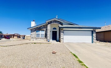 Building Photo - 10936 Stonebridge Dr