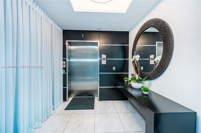 Building Photo - 7928 East Dr