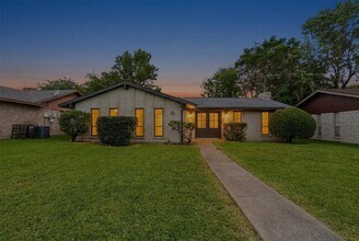 Building Photo - 1101 Delores Dr