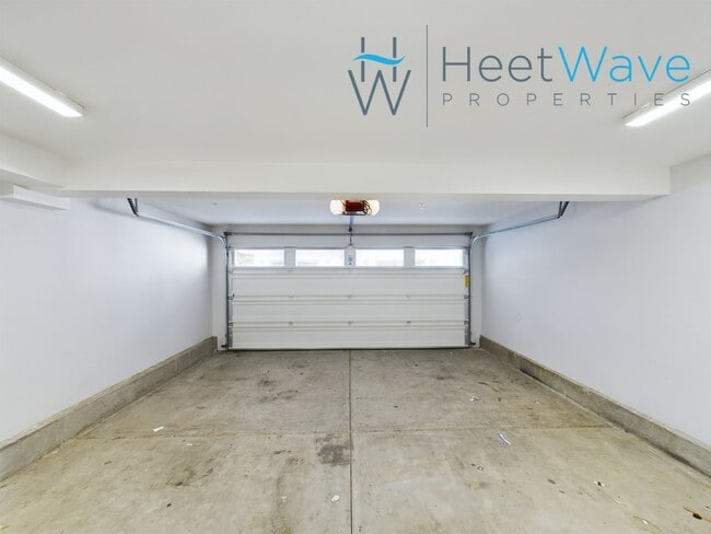 Building Photo - REZKO - E Street