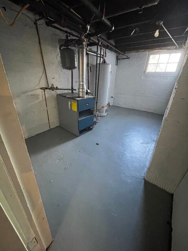 Building Photo - Charming 4BR, 2.5BA Bungalow in the Heart of Mount Rainier!