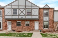 Building Photo - Lovely Three bed / Two bath for rent