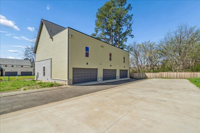 Building Photo - 5486 End Vlg