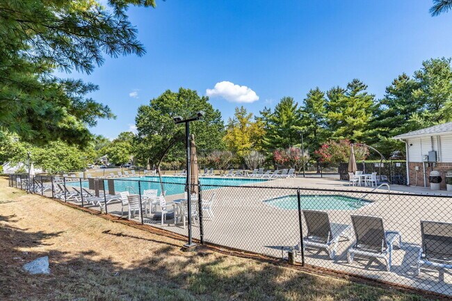 Building Photo - 2214 Falcon Creek Dr